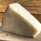 Pecorino Romano — fromage italien servi à la coupe au marché