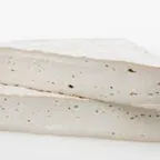 Taleggio de Bufala — fromage italien servi à la coupe au marché